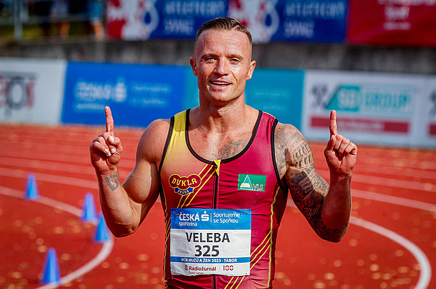Deset tisíc lajků a poběžím. Jak Velebu vyhecovali, aby pomohl k titulu