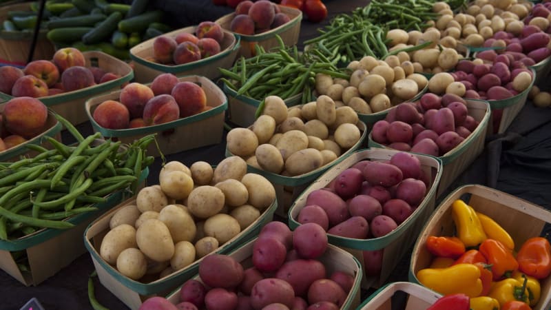 Poznejte klíč k dlouhověkosti. Podle lékařů nezačíná v posilovně, klíčové je střevo