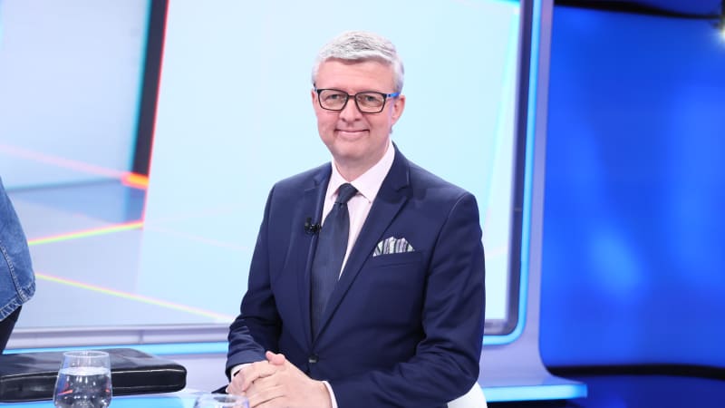 Havlíček nevyloučil konec muniční iniciativy. Má podle něj více problémů, než se čekalo