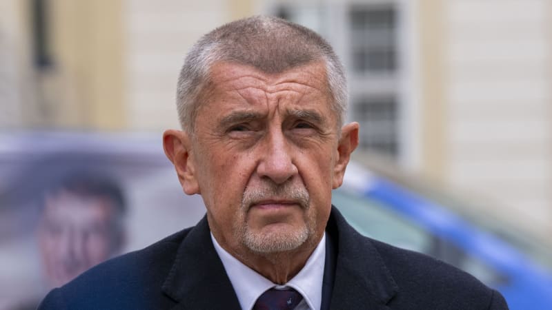Babiš: V návrhu rozpočtu chybí 85 miliard. Jako rozbitý gramofon, reagoval Stanjura