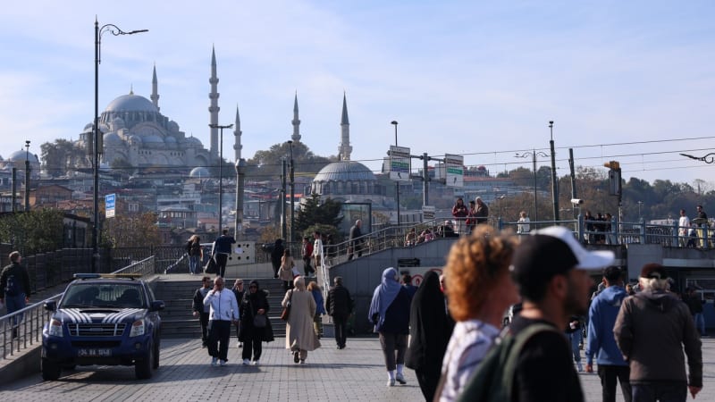 Stejný hotel i obtíže. V Istanbulu se otrávili jídlem další dva turisté, tři dříve zemřeli
