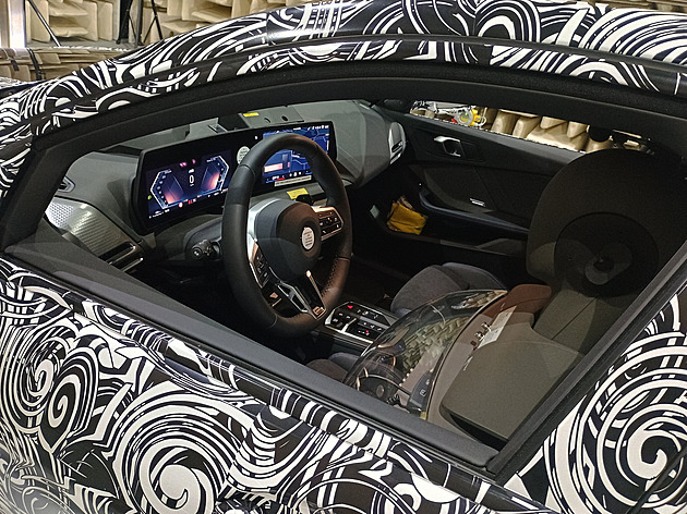 Elektrosmog je všude kolem, laboratoř měřila, jestli víc hrozí u aut na baterky