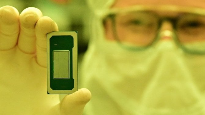 1,8nm procesory Intel konečně tady: Core Ultra 300 je eso pro herní handhledy, výdrž na baterii jako Arm?