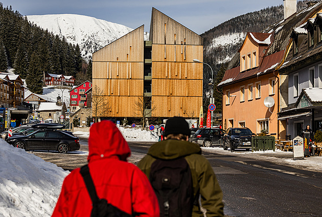 Přijmeme personál, značka: jen bez drog. Kam dovedla nouze o lidi horské hoteliéry