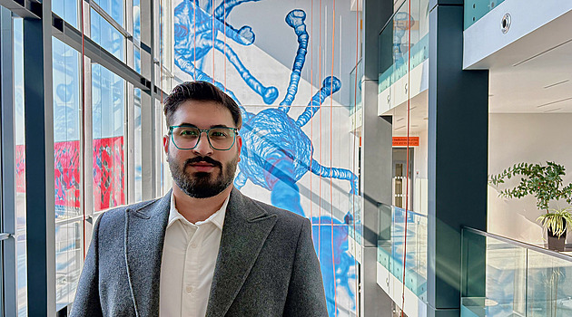 Velvyslanectví režimu nás sleduje, líčí student z Íránu. O rodině nemá žádné zprávy