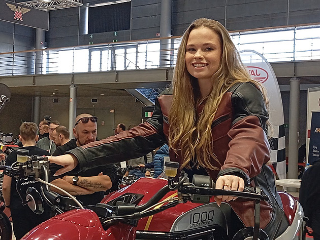 Světová premiéra v Brně: nová litrová jawa za 1,5 milionu, bude jich jen 15