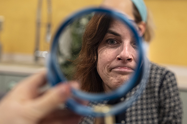 Být krásná je dřina, lví řev po ránu rodina ocení. Redaktorka zkusila jógu obličeje