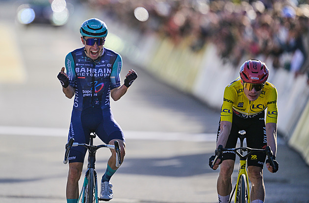 Vingegaard ovládl Paříž-Nice. V posledním spurtu ho ale zaskočil střízlík Martinez