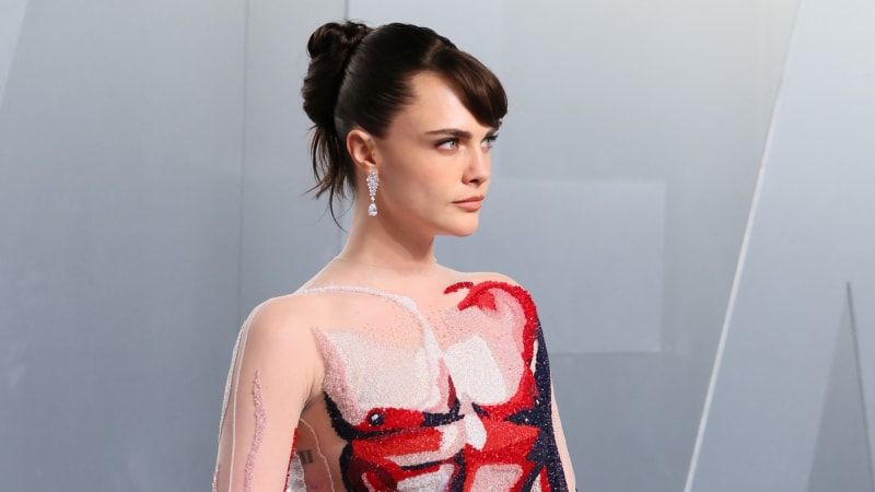 OBRAZEM: Odvážné modely, peříčka i faux pas. Co hvězdy oblékly na Oscary?