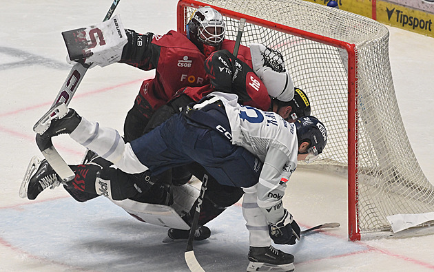 ONLINE: Sparta ve čtvrtfinále zvyšuje v Plzni, Kometa ztrácí v Pardubicích