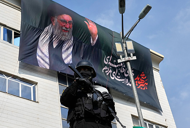 Írán chce vybírat poplatky v Hormuzském průlivu i konec sankcí. Nereálné, zní z USA