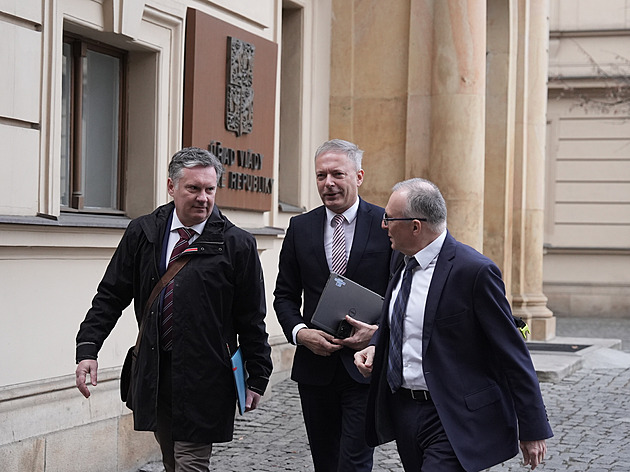 Pumpaři opět jednají s Babišem. Vláda uvažuje o zastropování marží