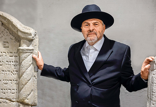 Aby se dějiny neopakovaly, říká fotograf. Sbírá příběhy přeživších holokaustu