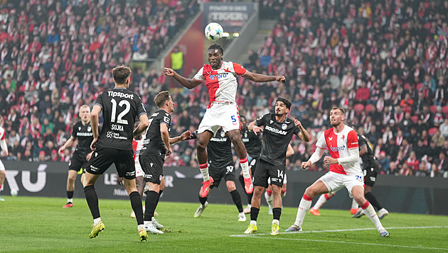 ONLINE: Slavia - Plzeň 0:0, hosty zatím drží Wiegele, zápas začíná množstvím soubojů