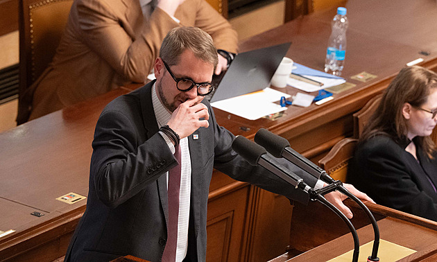 Zablokujeme Sněmovnu, aby nedošlo k volbě členů Rady ČT,  slibuje opozice