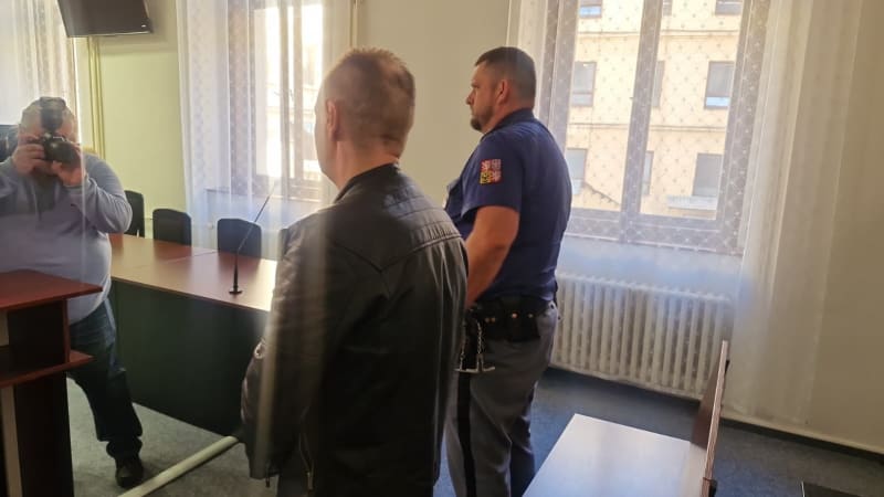 Uškrtil novomanželku, o trestu teď rozhoduje soud. Lituji toho, byl jsem vyčerpaný, říká muž