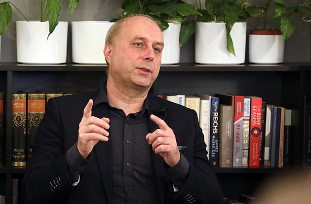 Říšští Němci neměli k sudetským důvěru, Heydrich je prověřoval, říká spisovatel