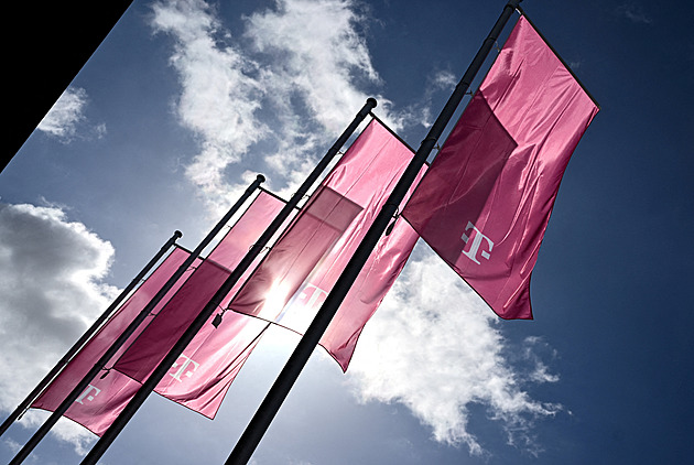 Deutsche Telekom zvažuje fúzi s T-Mobilem. Vznikl by největší operátor na světě