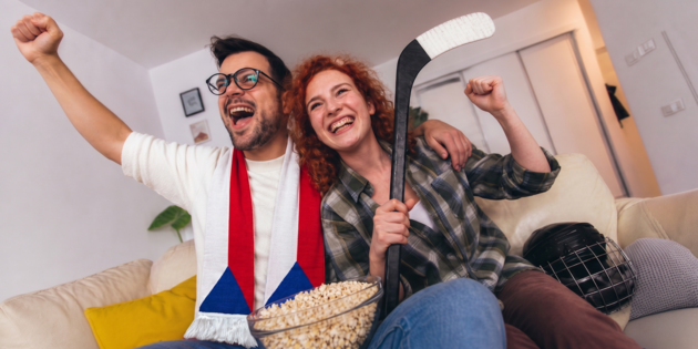 Hokej v televizi a plná lednice. Češi si doma staví vlastní fanouškovské zóny