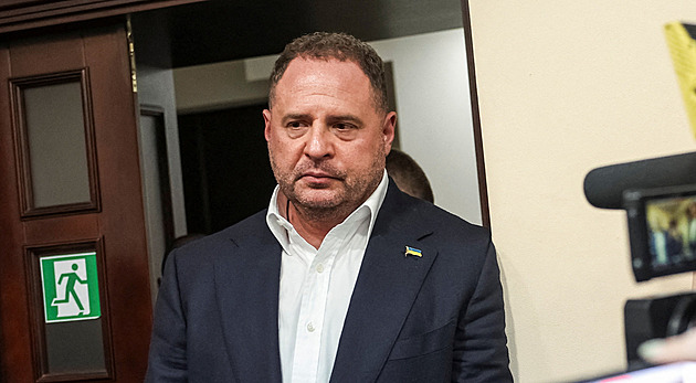 Jermak se vyplatil z vazby, sehnal desítky milionů na kauci