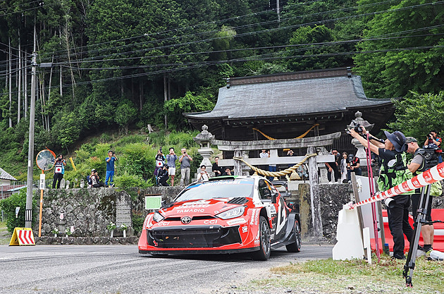 Jasná výhra a navýšení vedení v pořadí MS. Evans triumfoval v Japonsku už potřetí