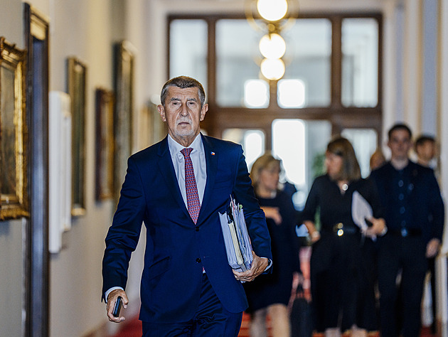 Začala stávka kvůli změnám na úřadech. Demokracii se láme páteř, varují odbory