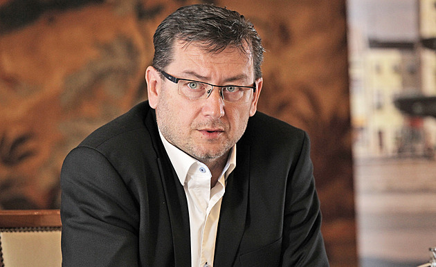 Primátora Karviné hledá policie. Nechápu, jsem na dovolené s rodinou, vzkázal Wolf