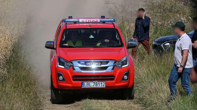Záblesk a ohlušující rána. Dopad rakety v Polsku zachytila kamera