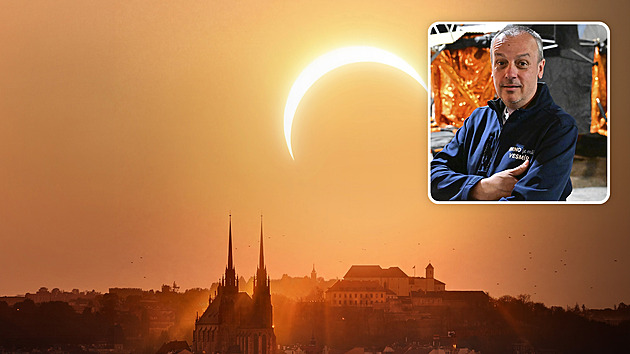 Nastane hra stínů, stůjte u bílé zdi. Ředitel hvězdárny radí před zatměním Slunce
