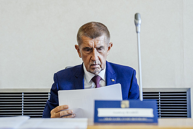 Babiš připomněl Okamurovi návrh na zmrazení platů politiků. Chce ho projednat