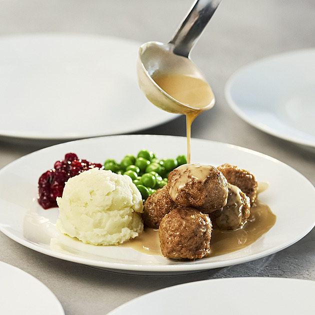IKEA snižuje ceny stovek produktů. Levnější mají být i oblíbené kuličky