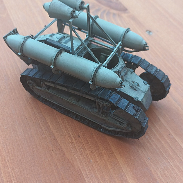 To, co zbylo z modelu tančíku FT-17, využije na svůj model budoucí manželka