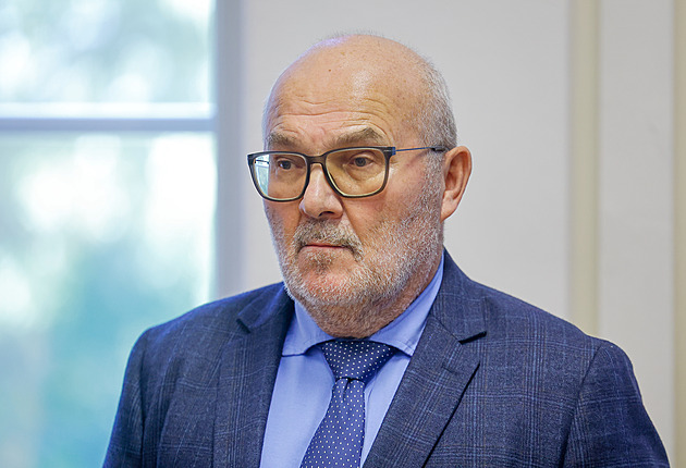 Za pád dítěte na zem může porodník, řekl soud. Ještě není konec, vzkazuje rodina