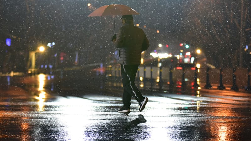 V Česku se výrazně ochladí, hrozí i deště. RADAR ukazuje, zda dorazí i k vám