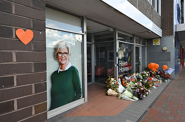Australská politička po útoku autem přišla i o druhou nohu. Pachatel u soudu nemluvil