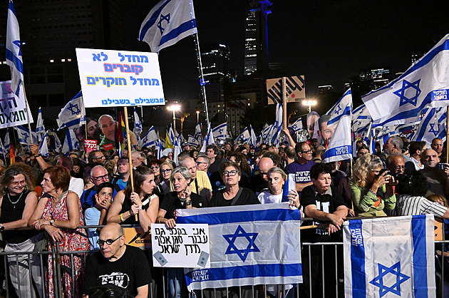 Tři roky slibů a čekání. Tel Aviv bouří, opozice a kritici vlády zaplavili ulice