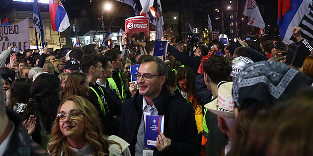 K EU se Srbsko zatím nepřipojí. Moskva je náš ochránce a partner, hlásá vítězné hnutí